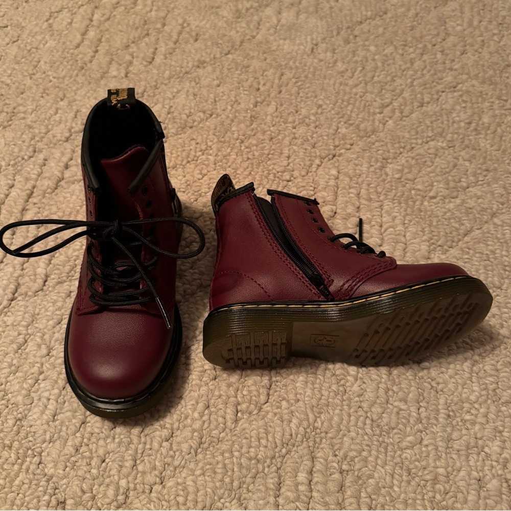 New Dr. Martens Kids/Toddler 1460 Softy T Leather Lace Up Boots - size 9